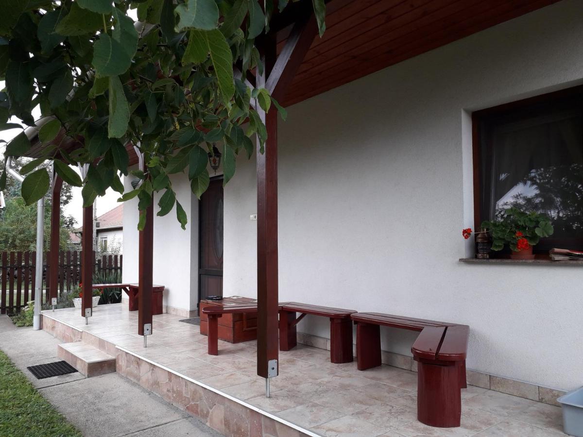 Matyas Apartman Tard Экстерьер фото