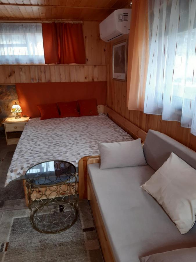 Matyas Apartman Tard Экстерьер фото
